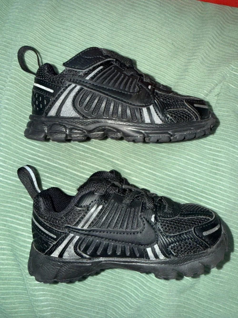 Nike Toddler Vomero 5 - 7c